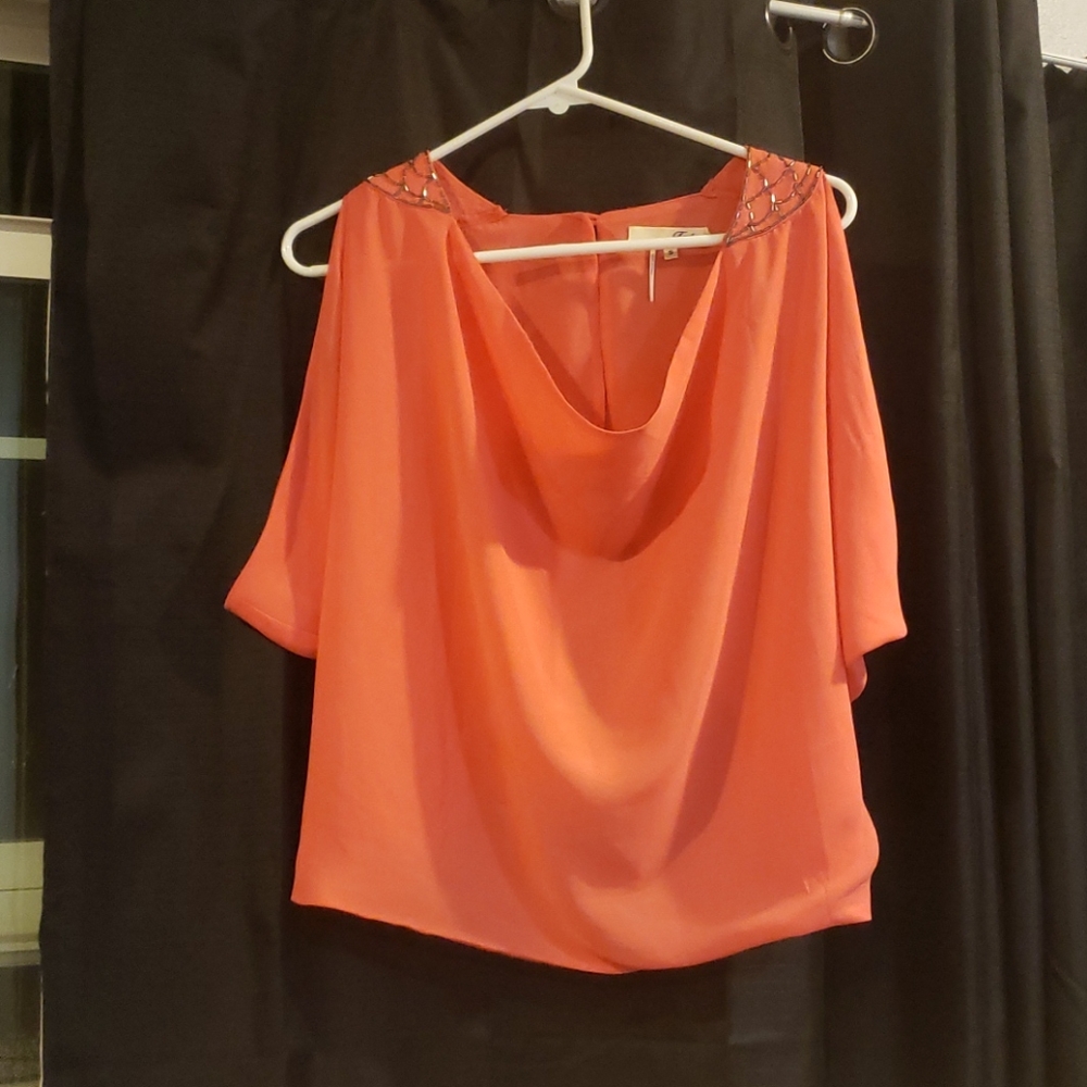 Beeezy coral top